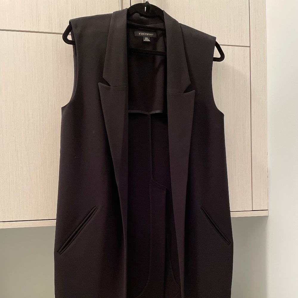 Sleeveless Periphery Jacket